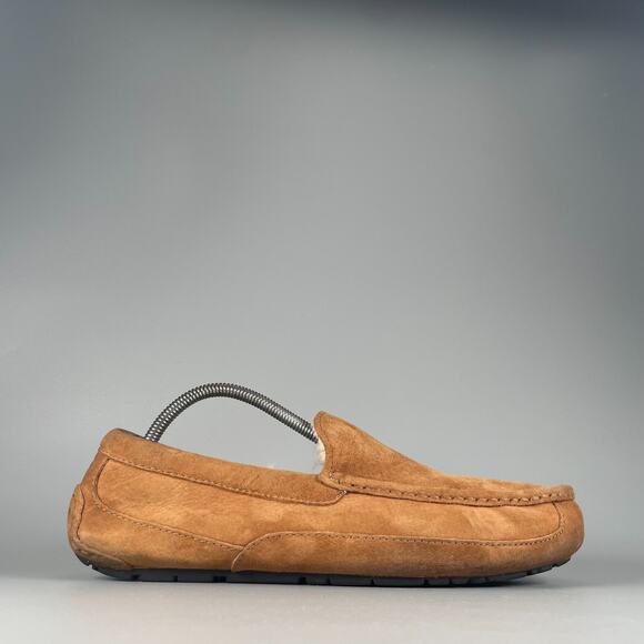 UGG Ascot Men\'s Size 10 Brown Suede Slip On Comfort Slipper Casual Loafers EUC main image 4